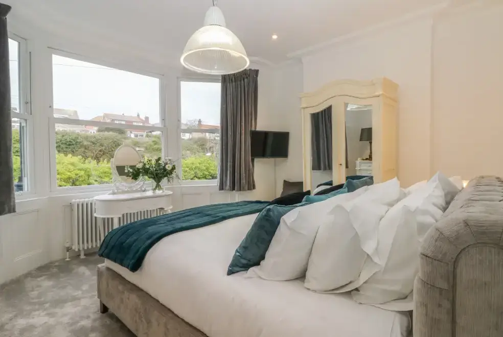 Bedroom at Cliffhanger House