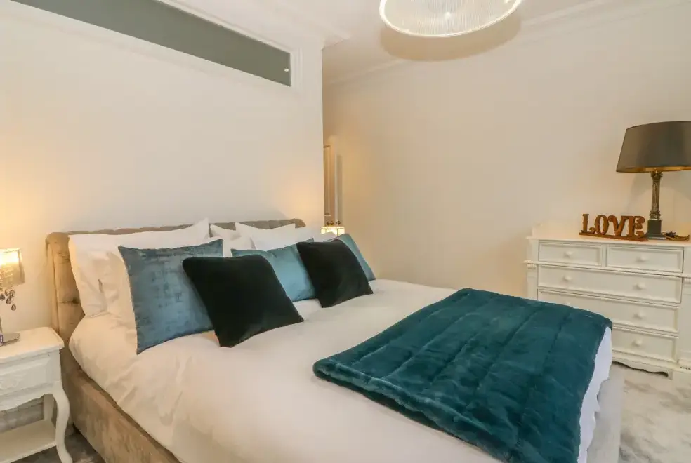 Bedroom at Cliffhanger House