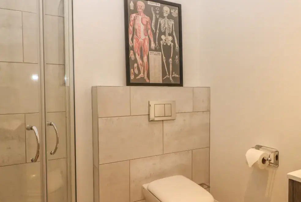 Shower room at Cliffhanger House