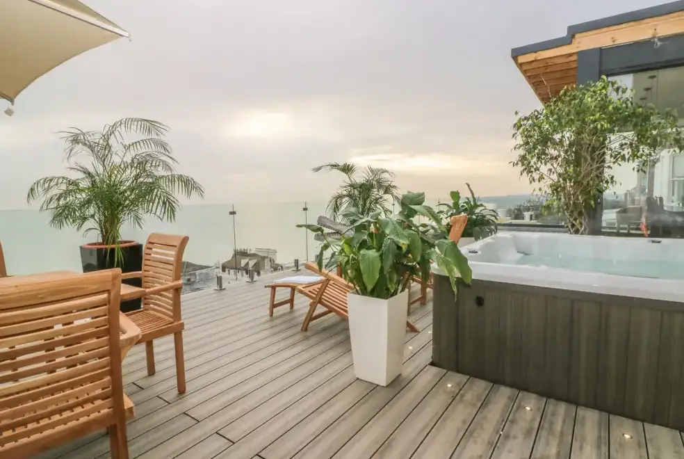 Private Hot Tub at Cliffhanger House