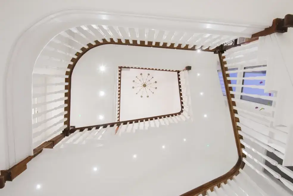 Luxurious interior at Cliffhanger House