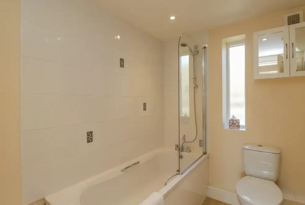 Family bathroom at Clock Tower Cottage