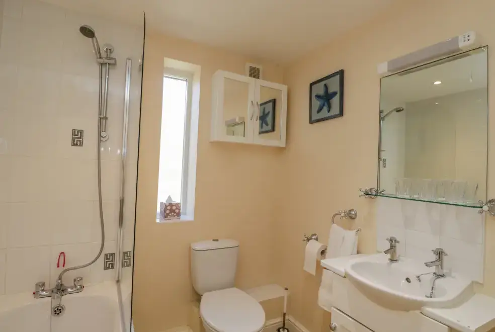 Family bathroom at Clock Tower Cottage