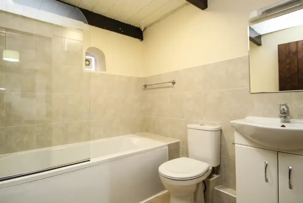 Family bathroom at Coachman's