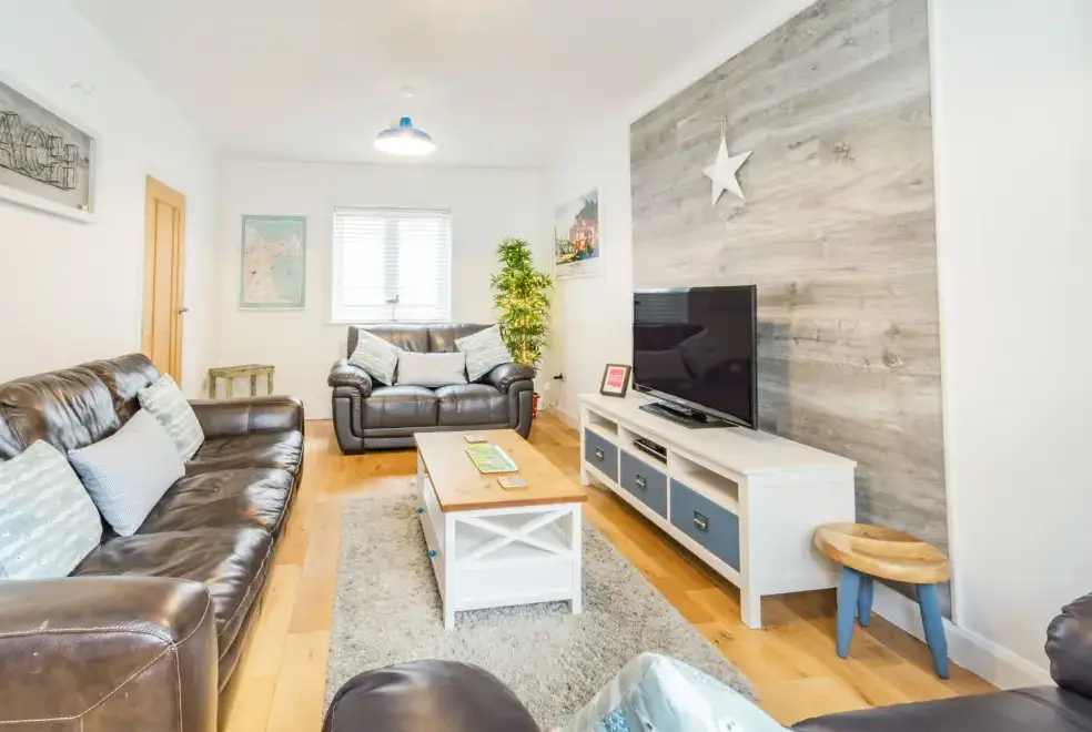 Lounge at Coastal Cottage near the Quayside