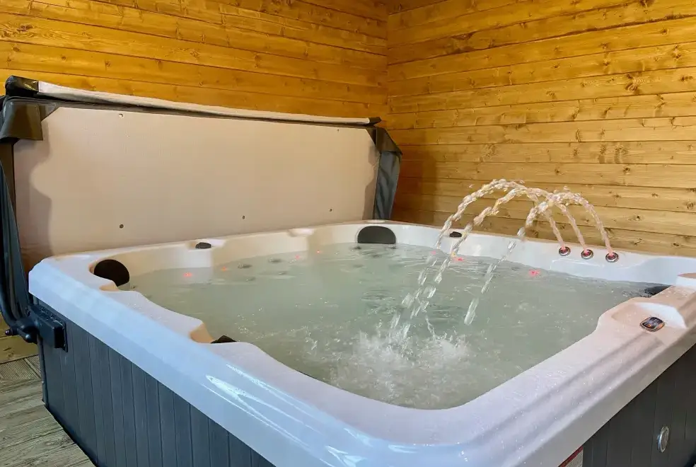 Private Hot Tub at Cobblers Barn
