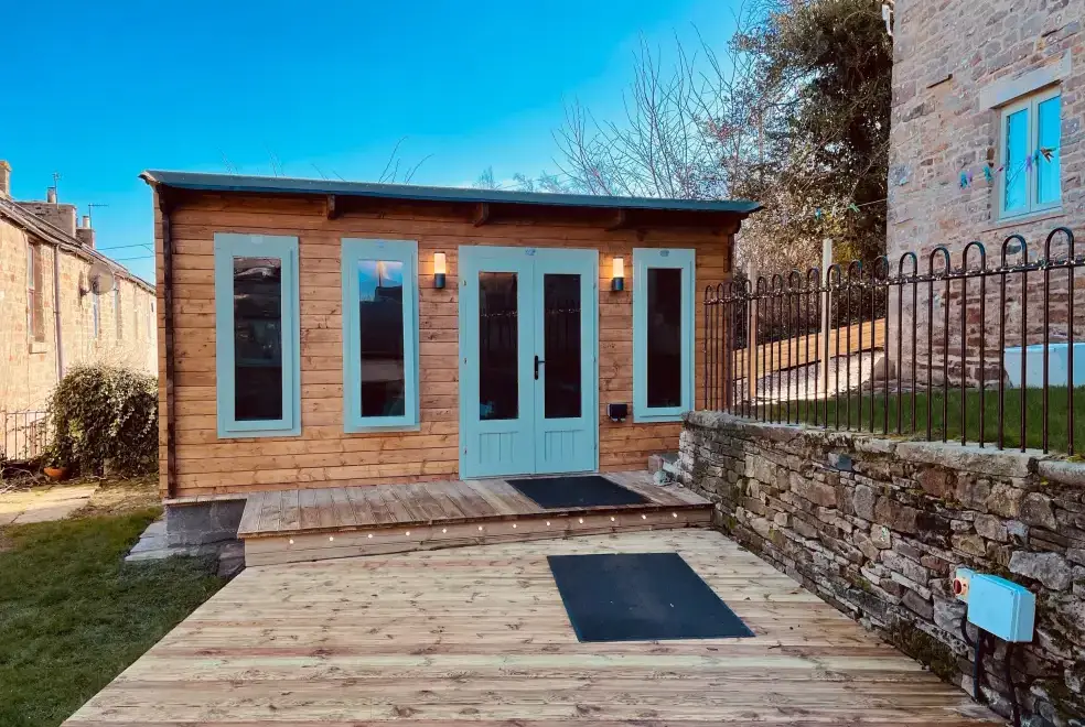 Decked area at Cobblers Barn