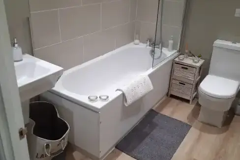 Family bathroom at Coddiwomple, North Yorkshire