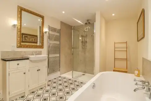 Family bathroom at Copmanthorpe Hall, North Yorkshire