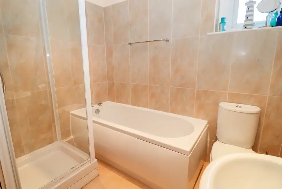 Family bathroom at Corbett Cottage, Northumbria