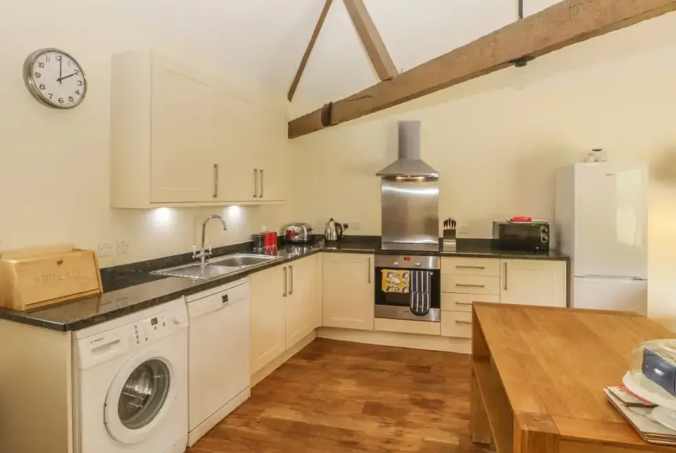 Kitchen/diner at Corner Pet-Friendly Barn, Dorset AONB