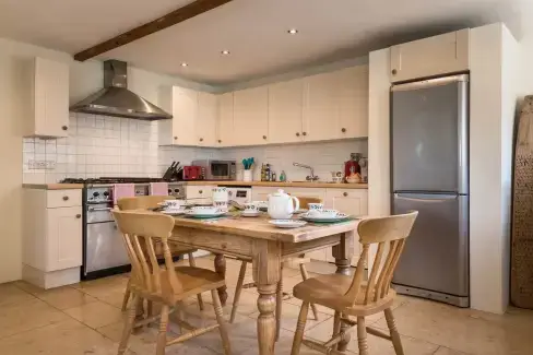Farmhouse style kitchen at Cottage 1 New Yatt Farm, Oxfordshire