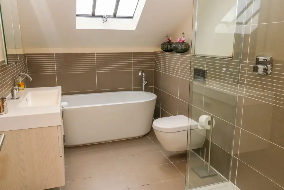 Ensuite bathroom at Cottam Cottage Farm
