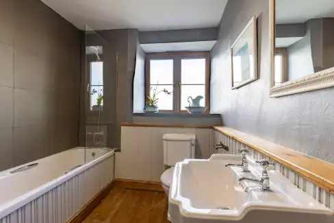 Family bathroom at Court Farmhouse, Cornwall