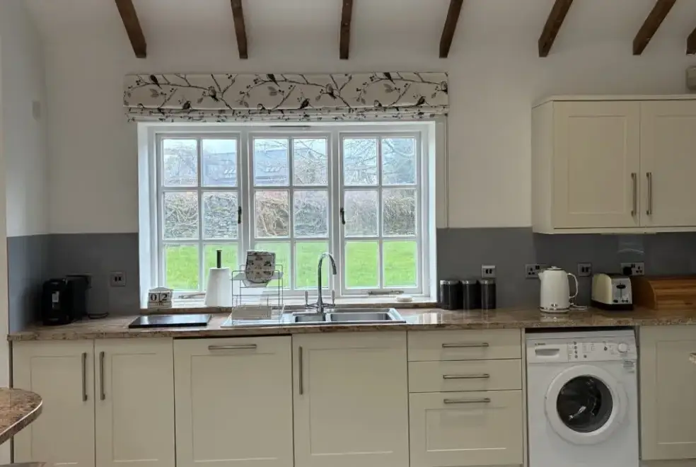 Kitchen/diner at Courtyard Cottage