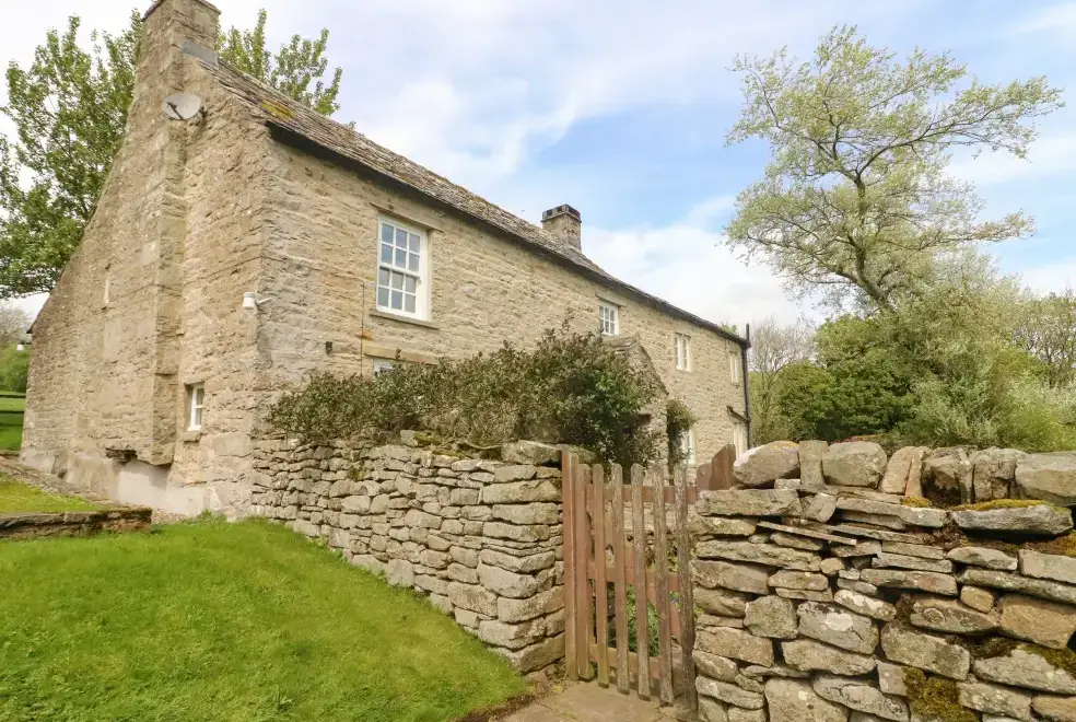 Cowstonegill, from the outside