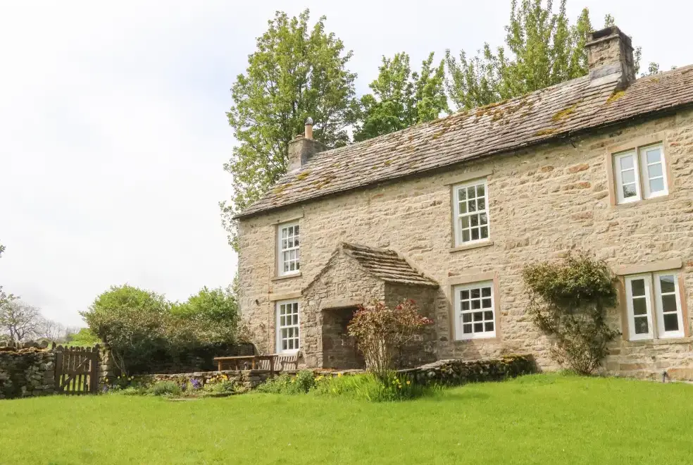 Cowstonegill, from the outside