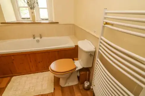 Family bathroom at Cowstonegill, North Yorkshire