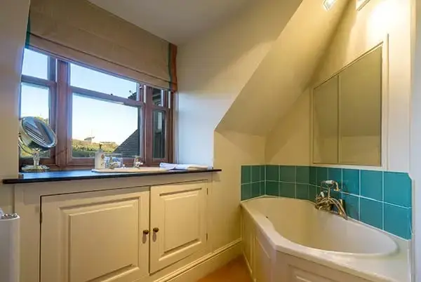 Family bathroom at Cragford