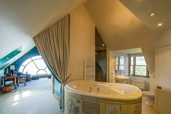 Ensuite bathroom at Cragford