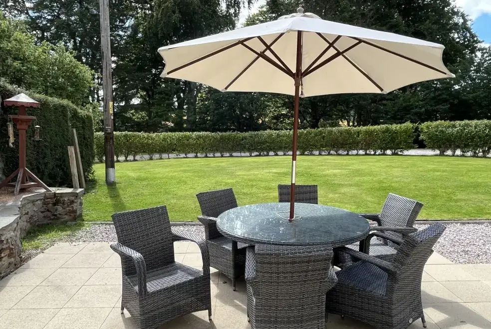 Outdoor Dining Area at Craig Cottage