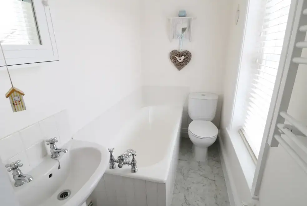 Family bathroom at Croft View Family-Friendly Cottage
