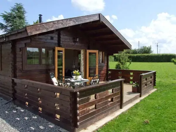 Decked area at Crop Vale Lodge near the Malvern Hills and Cotswold Hills