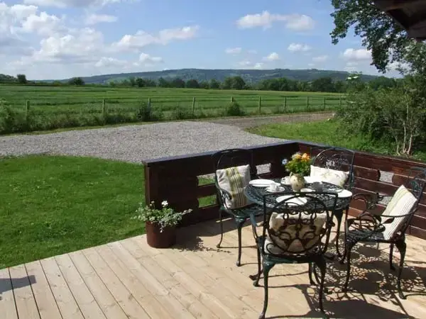 Decked area at Crop Vale Lodge near the Malvern Hills and Cotswold Hills