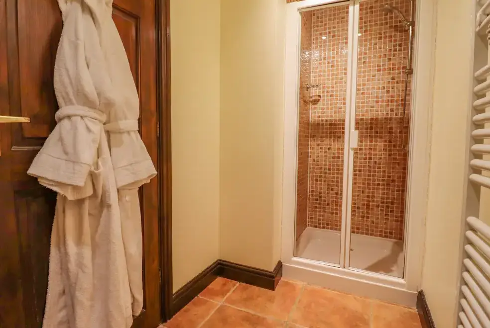Shower room at Dairy Barn near the Cotswolds and Malvern HIlls
