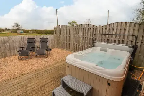 Private Hot Tub at Dairy Barn near the Cotswolds and Malvern HIlls, Worcestershire