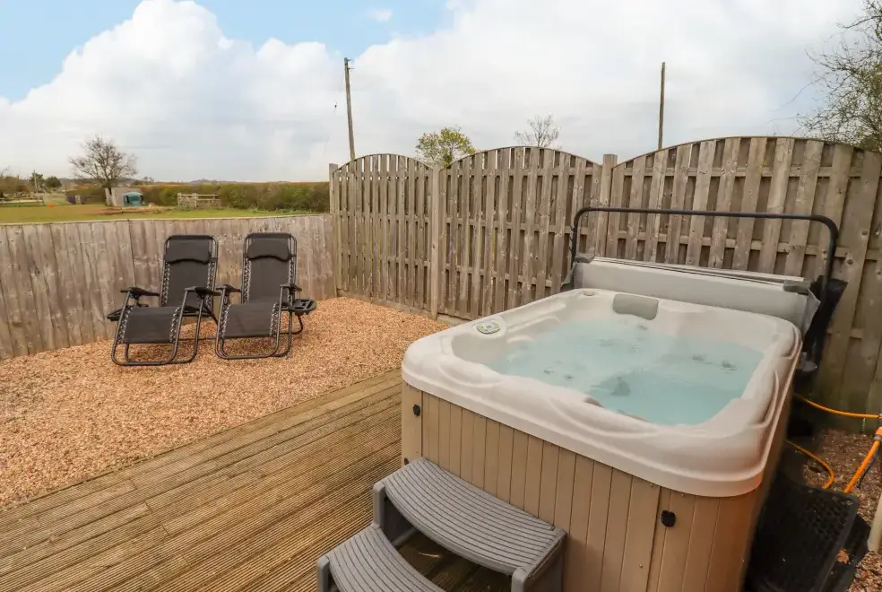Private Hot Tub at Dairy Barn near the Cotswolds and Malvern HIlls