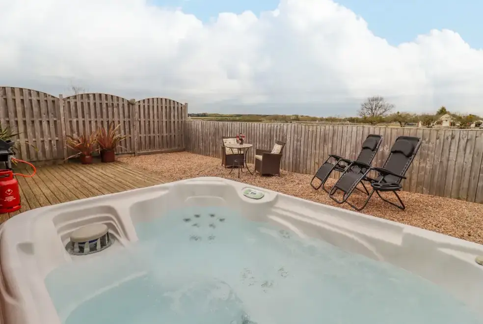 Private Hot Tub at Dairy Barn near the Cotswolds and Malvern HIlls