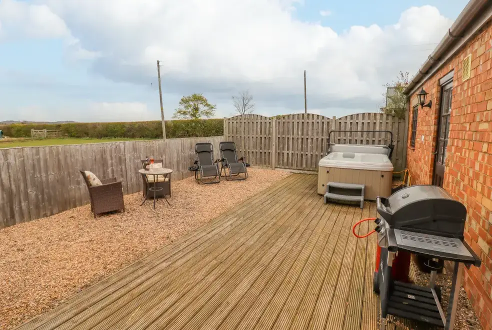 Private Hot Tub at Dairy Barn near the Cotswolds and Malvern HIlls