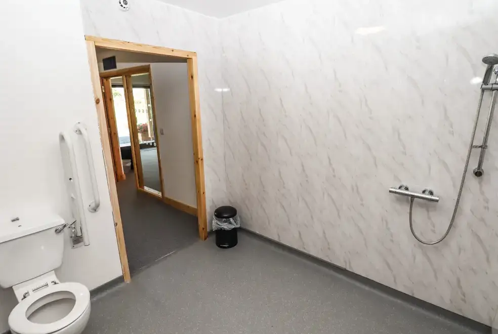 Wet room at Dale's Lodge