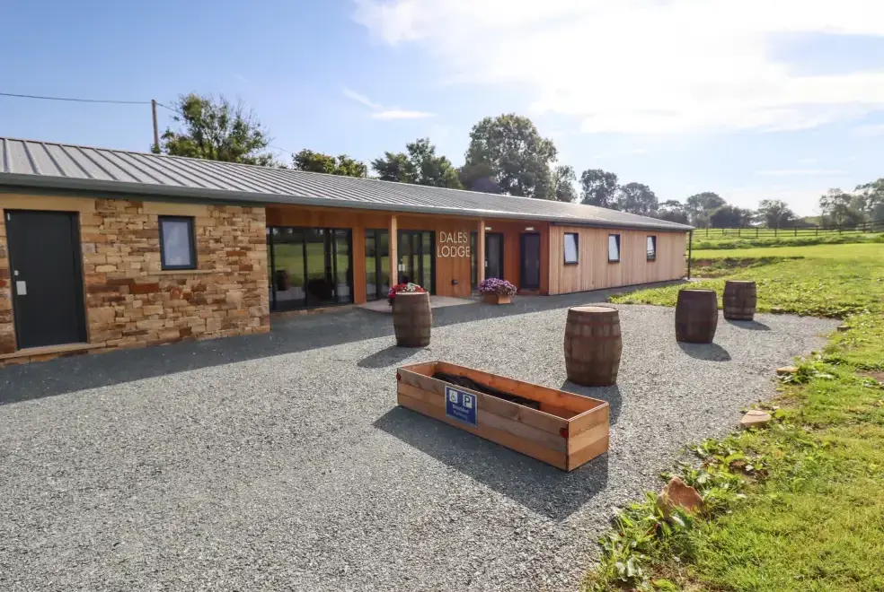 Dale's Lodge, from the outside