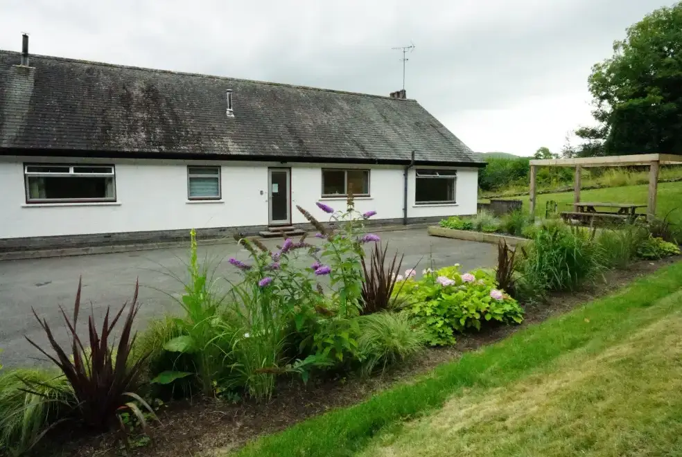 Dale View, from the outside