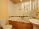 Family bathroom at Damson Lodge - thumbnail photo