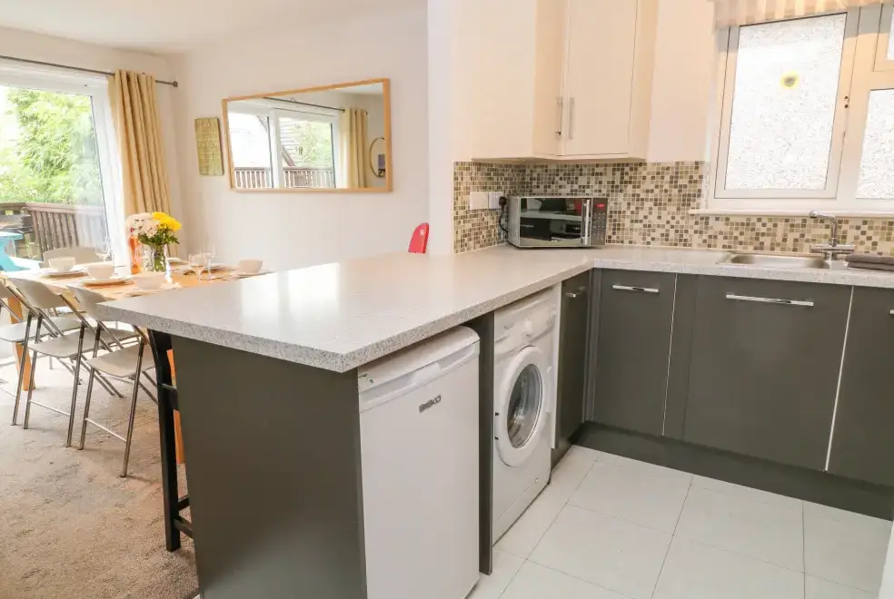 Kitchen/diner at Dartmoor Valley Lodge 10