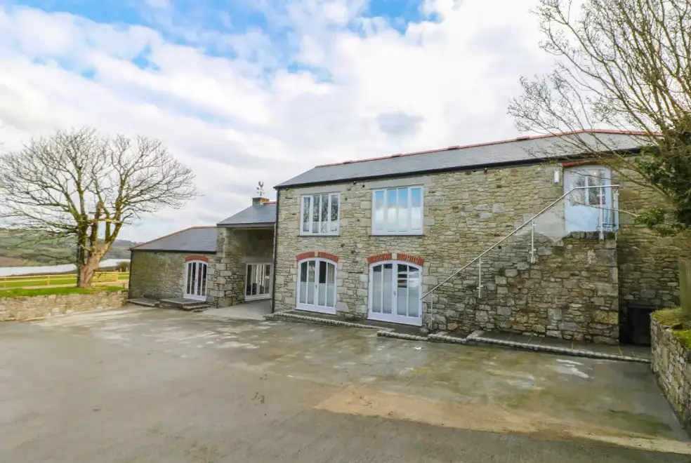 Dexter, from the outside