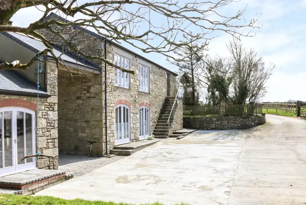 Dexter, from the outside