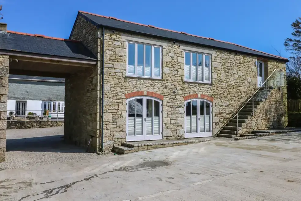 Dexter, from the outside