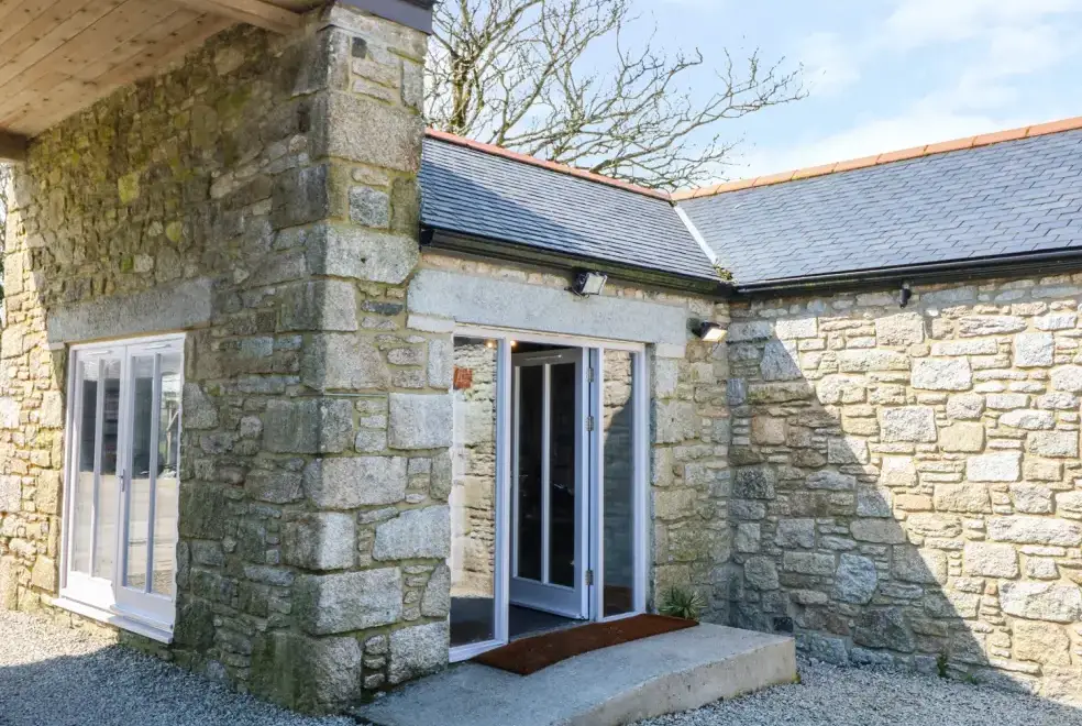 Dexter, from the outside