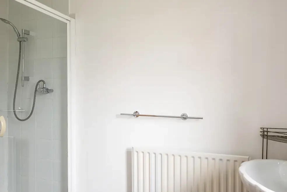 Shower room at Dolphin Lodge
