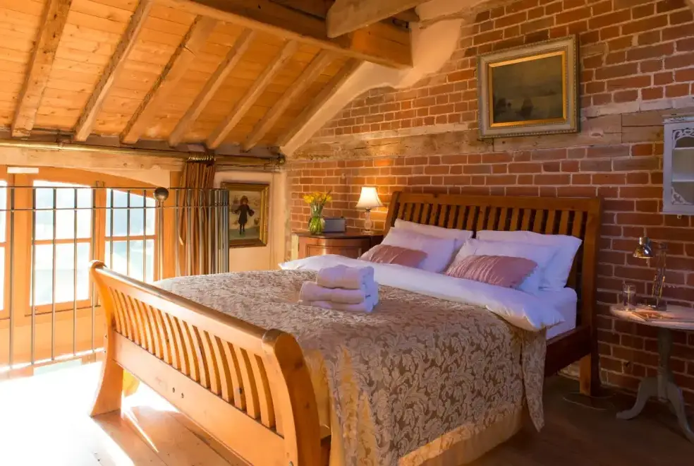 Romantic double bedroom at Dons Barn