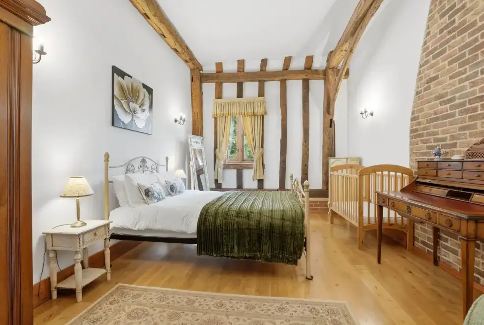 King-size bedroom at Doves Barn