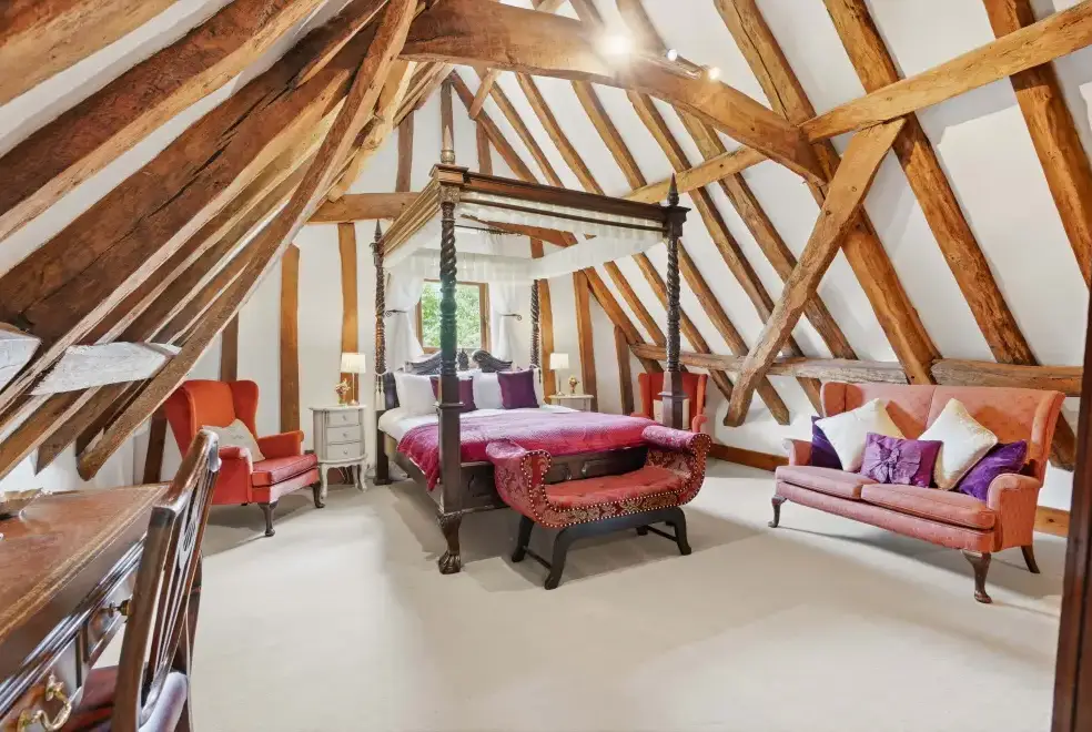 Four-poster bedroom at Doves Barn