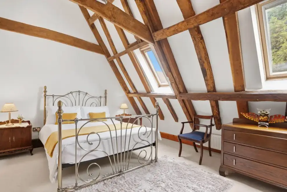 King-size bedroom at Doves Barn