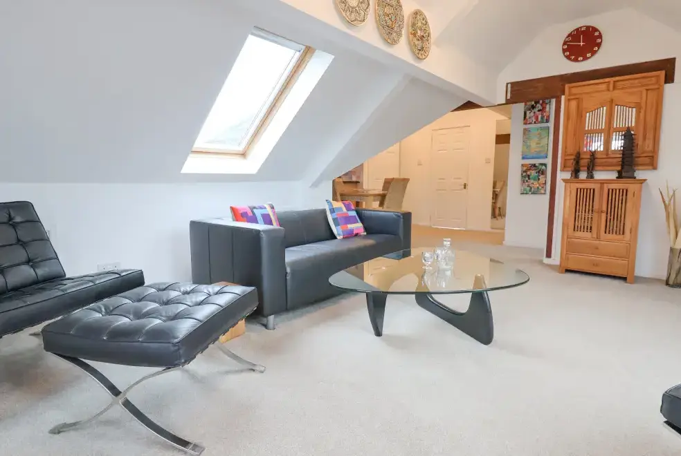 Lounge at Dragon's Den