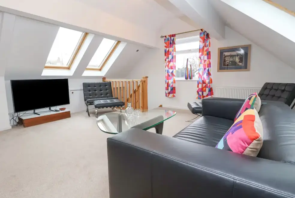 Lounge at Dragon's Den