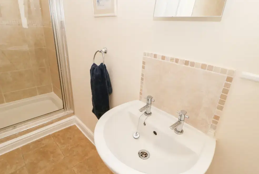 Shower room at Driftwood Apartment